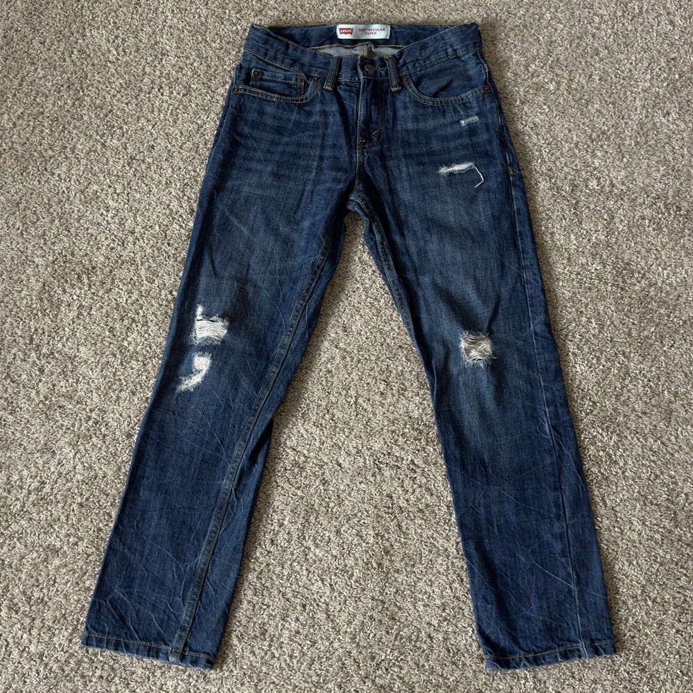 Boys LEVI’S 502 regular taper denim distressed jeans
Size 10 regular 25”x25”